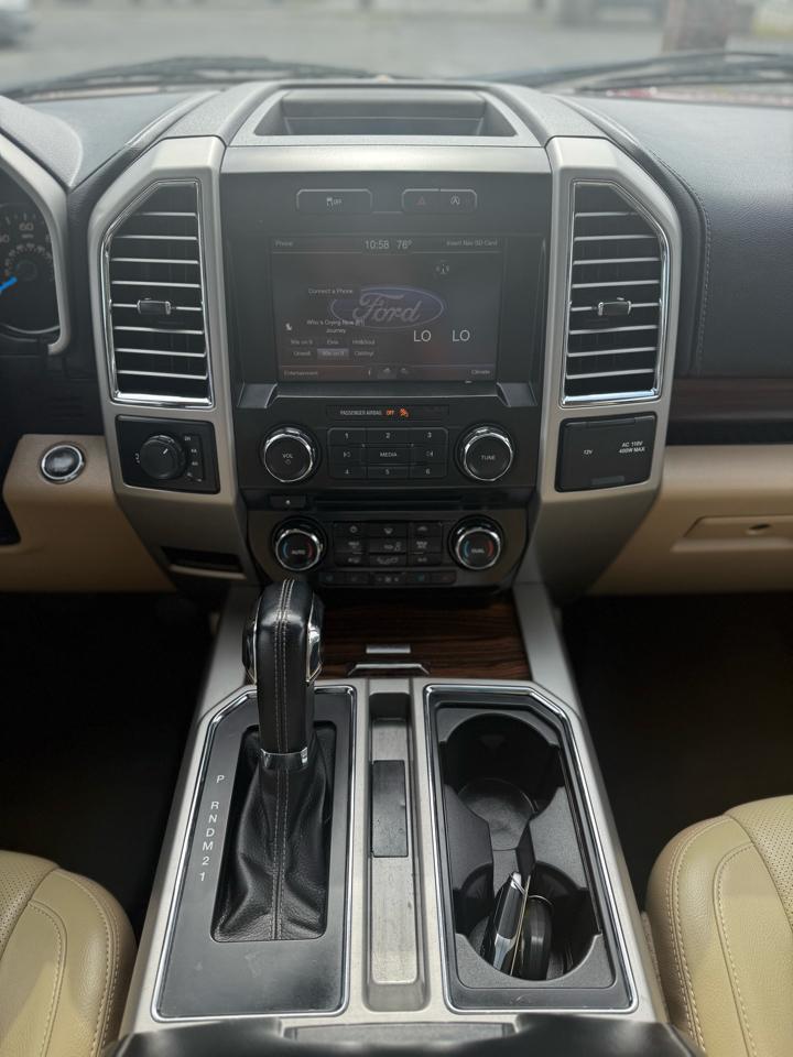 Ford F-150 4WD SuperCrew 145" Lariat 2015