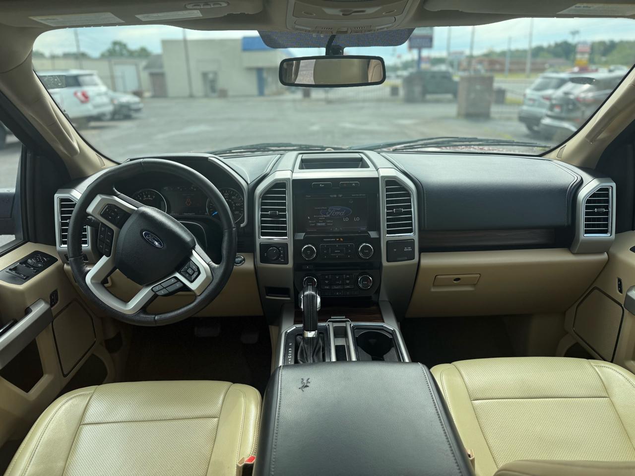 Ford F-150 4WD SuperCrew 145" Lariat 2015