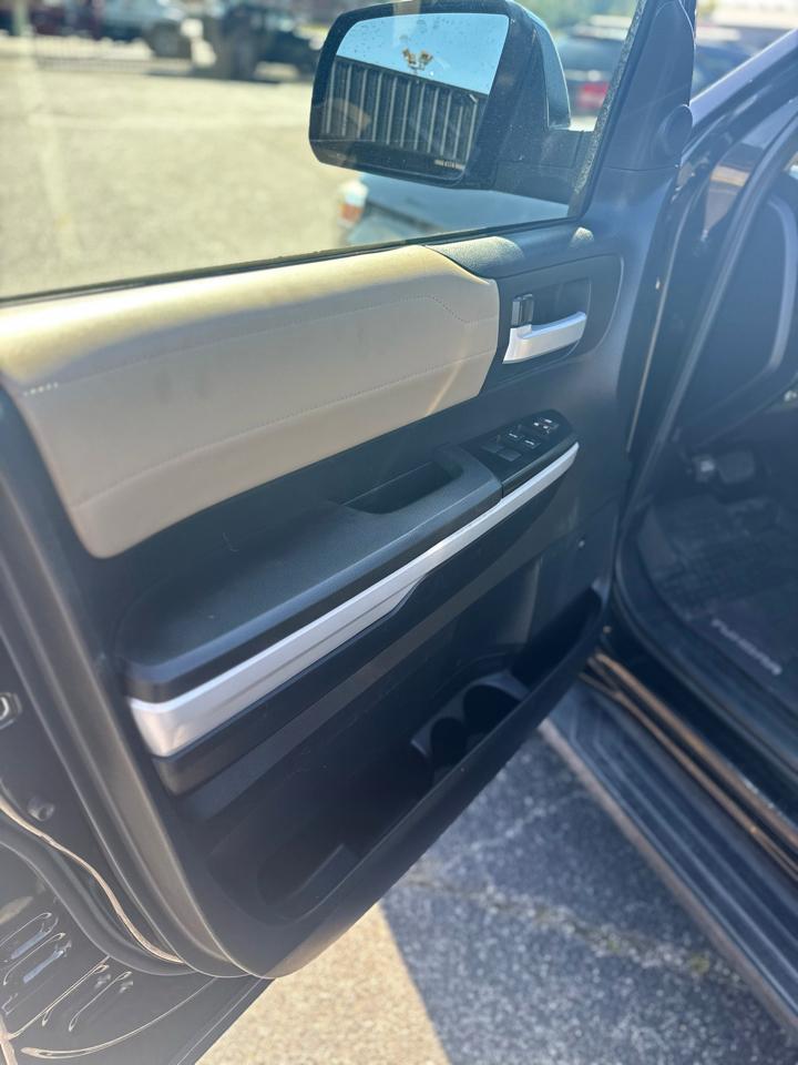 Toyota Tundra Limited CrewMax 5.7L FFV 4WD 2018