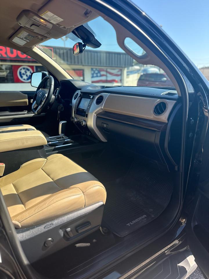Toyota Tundra Limited CrewMax 5.7L FFV 4WD 2018