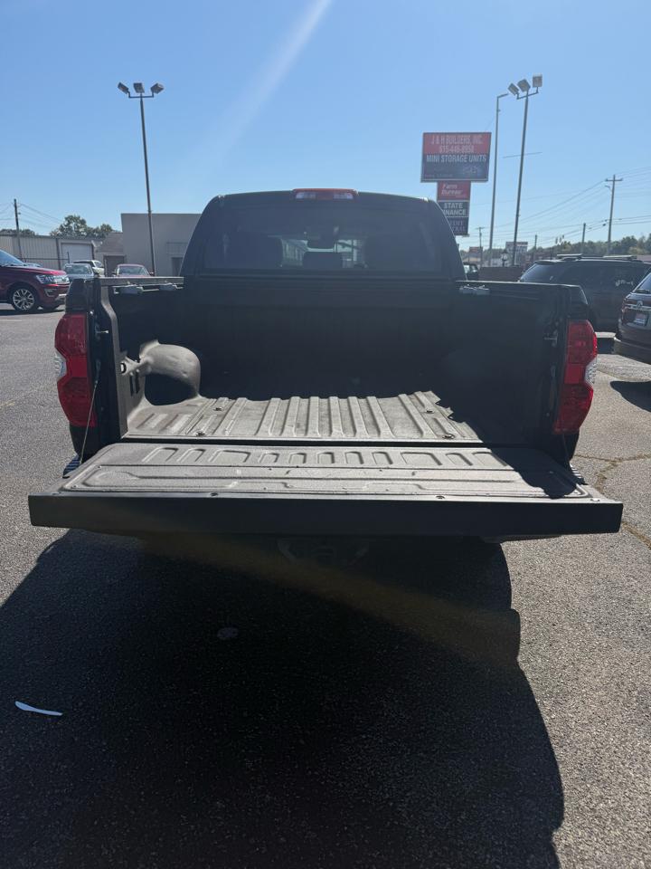 Toyota Tundra Limited CrewMax 5.7L FFV 4WD 2018