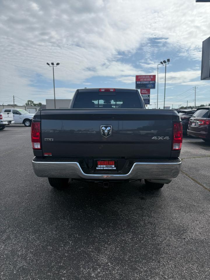 RAM 1500 SLT 4x4 Quad Cab 6'4" Box 2017