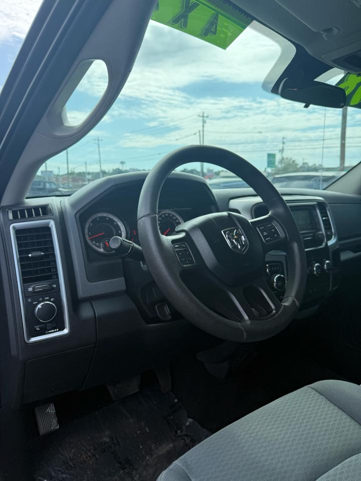 RAM 1500 SLT 4x4 Quad Cab 6'4" Box 2017