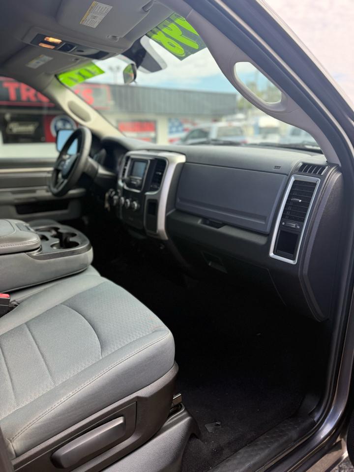 RAM 1500 SLT 4x4 Quad Cab 6'4" Box 2017