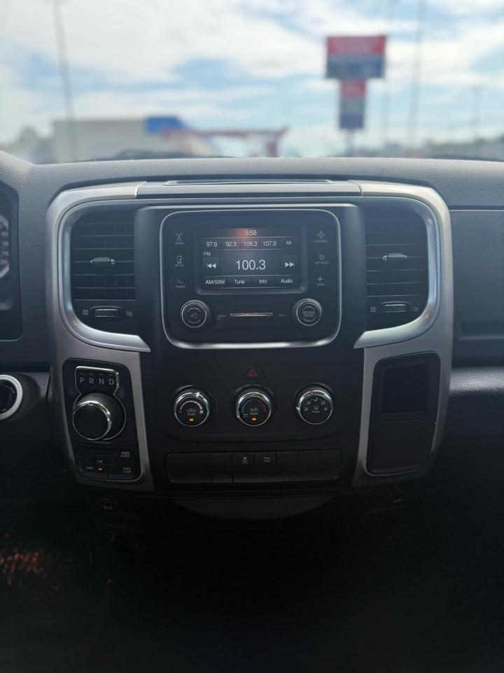 RAM 1500 SLT 4x4 Quad Cab 6'4" Box 2017