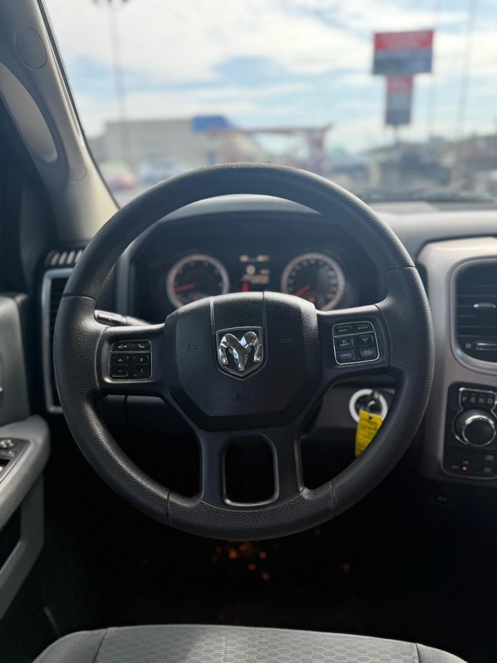 RAM 1500 SLT 4x4 Quad Cab 6'4" Box 2017