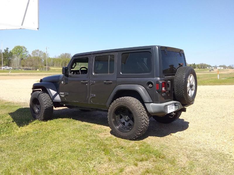 Jeep Wrangler Unlimited Sport 2018