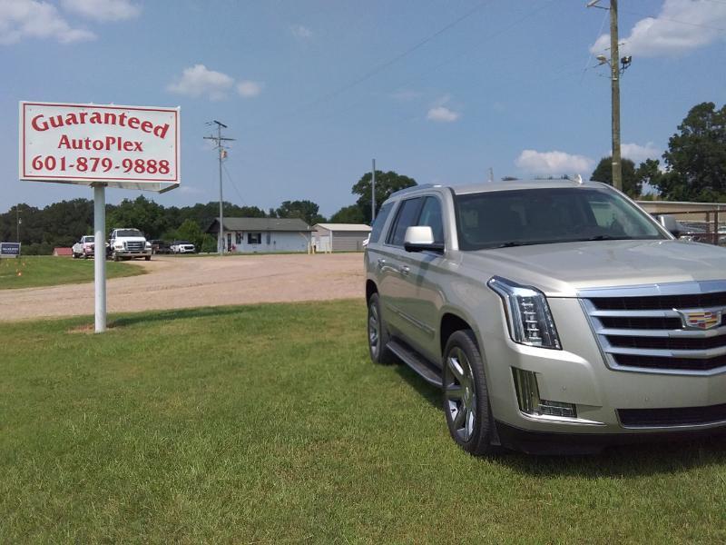 Cadillac Escalade Luxury 2WD 2016