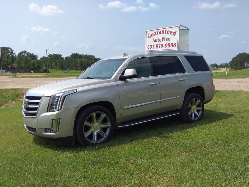 Cadillac Escalade Luxury 2WD 2016