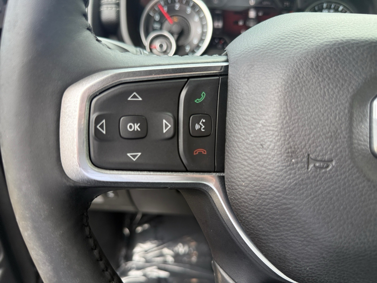 RAM 1500 Laramie Crew Cab SWB 4WD 2019