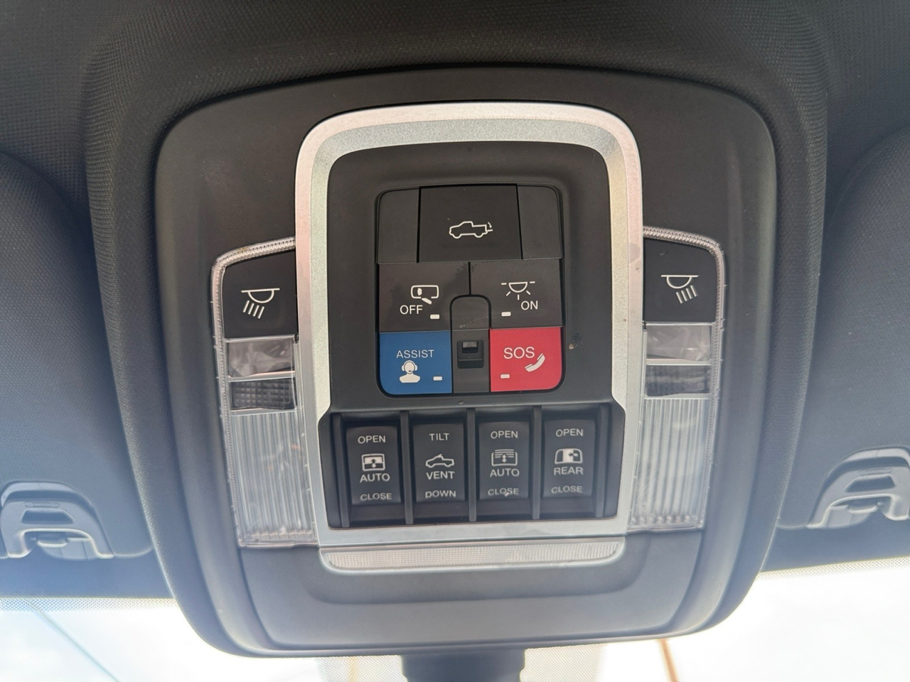 RAM 1500 Laramie Crew Cab SWB 4WD 2019