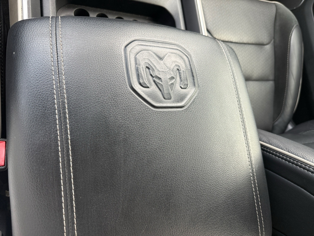 RAM 1500 Laramie Crew Cab SWB 4WD 2019