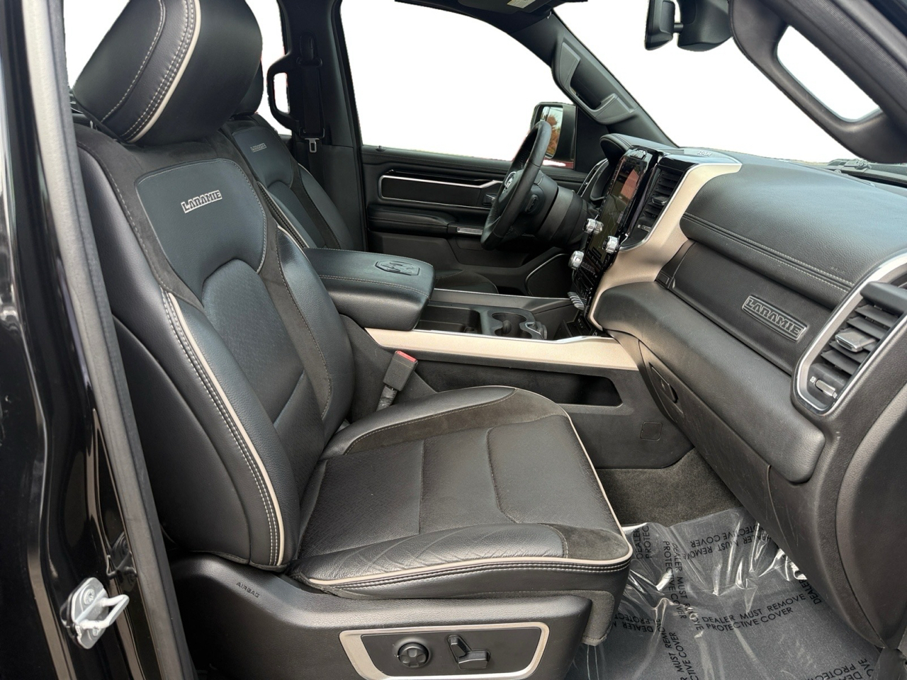 RAM 1500 Laramie Crew Cab SWB 4WD 2019