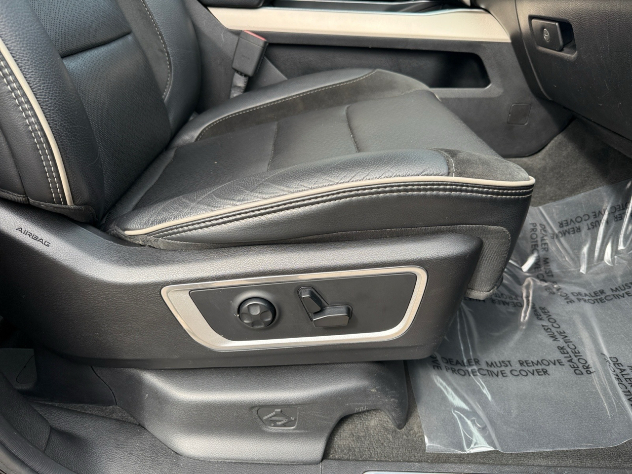 RAM 1500 Laramie Crew Cab SWB 4WD 2019