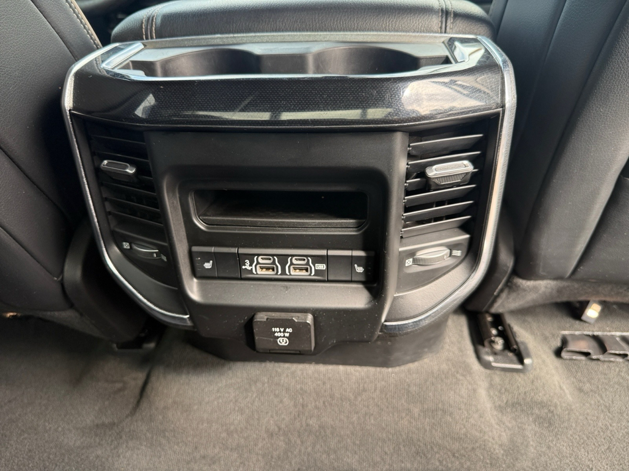 RAM 1500 Laramie Crew Cab SWB 4WD 2019