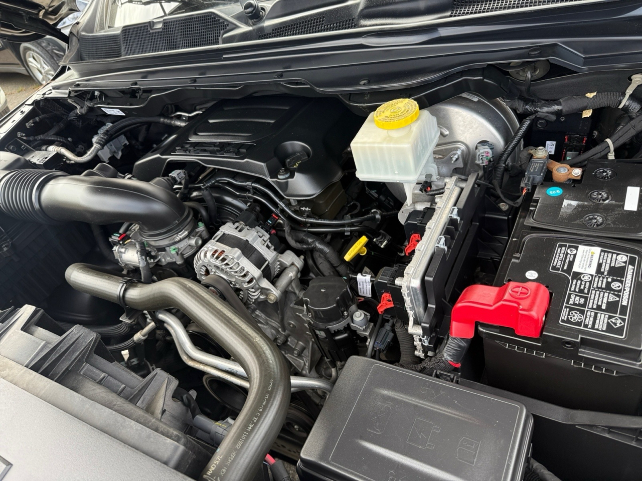 RAM 1500 Laramie Crew Cab SWB 4WD 2019