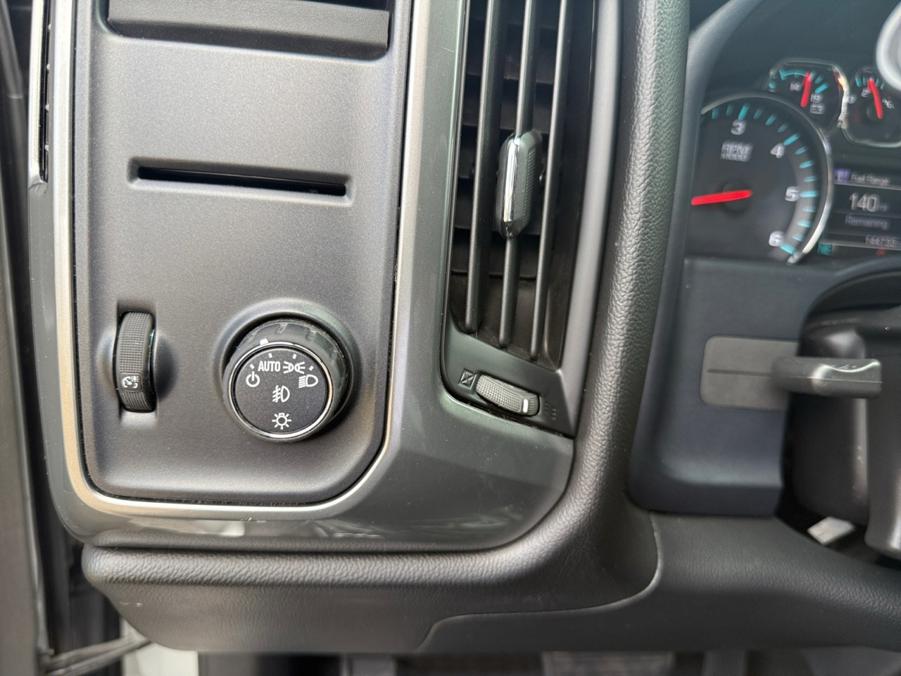 Chevrolet Silverado 1500 LT Crew Cab 2WD 2018
