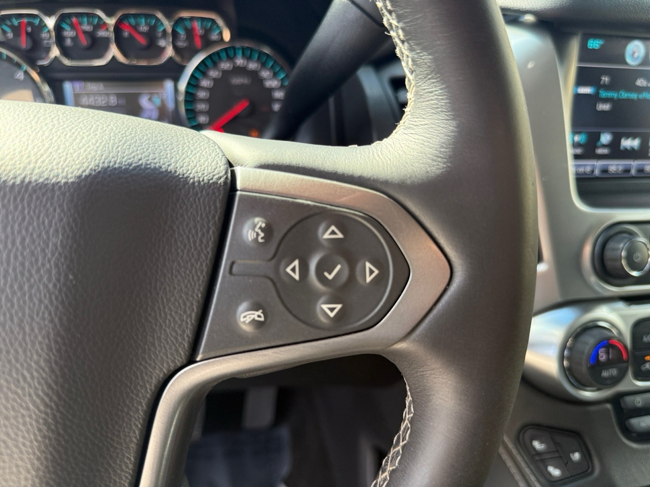 Chevrolet Suburban Premier 4WD 2017