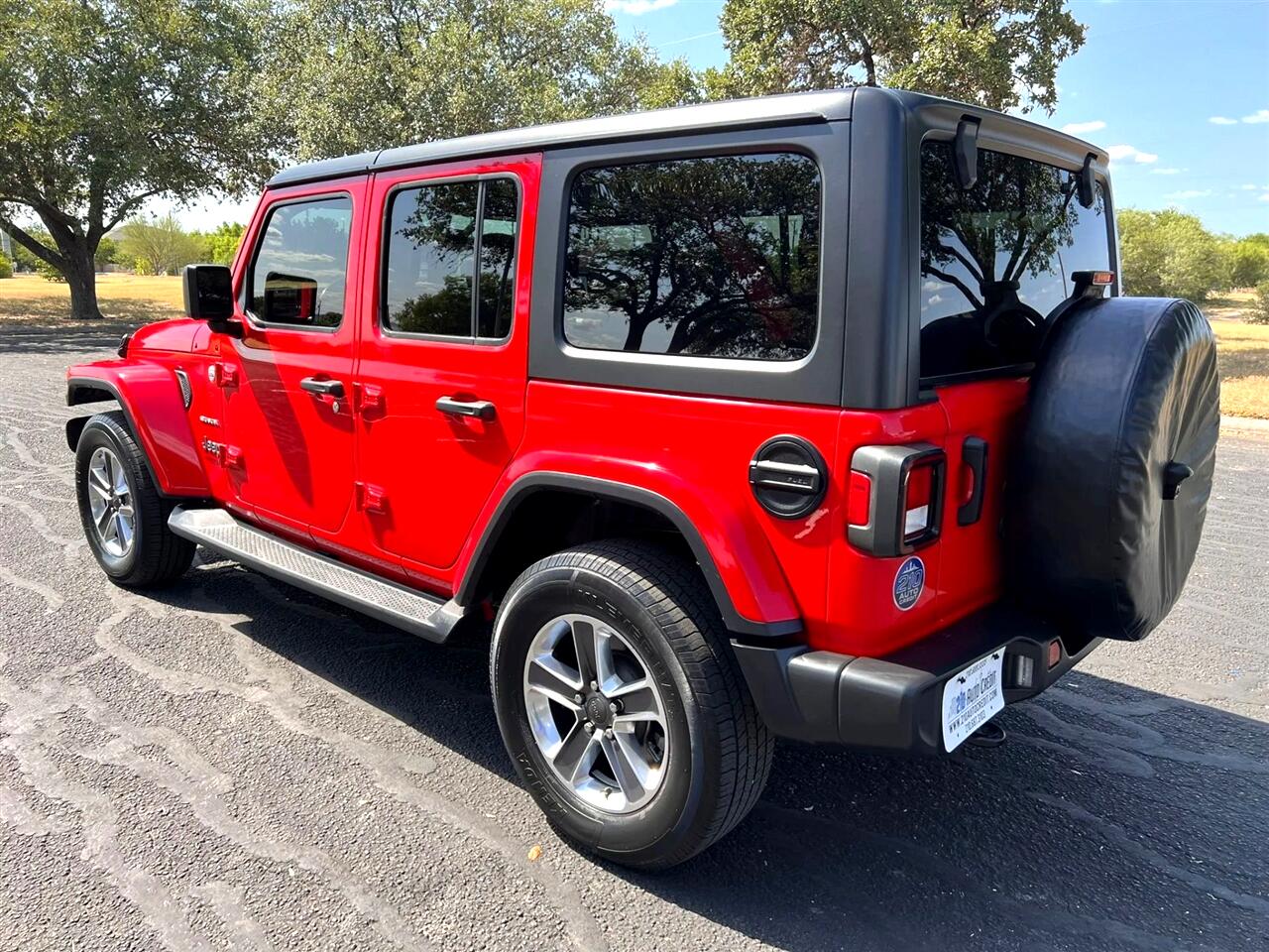 2021 Jeep Wrangler Sahara Sport photo 3