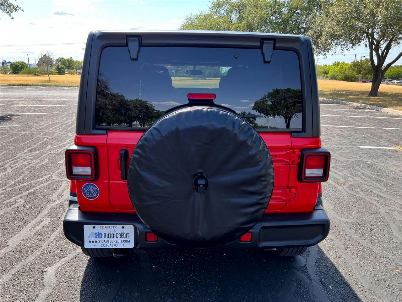 2021 Jeep Wrangler Sahara Sport photo 4