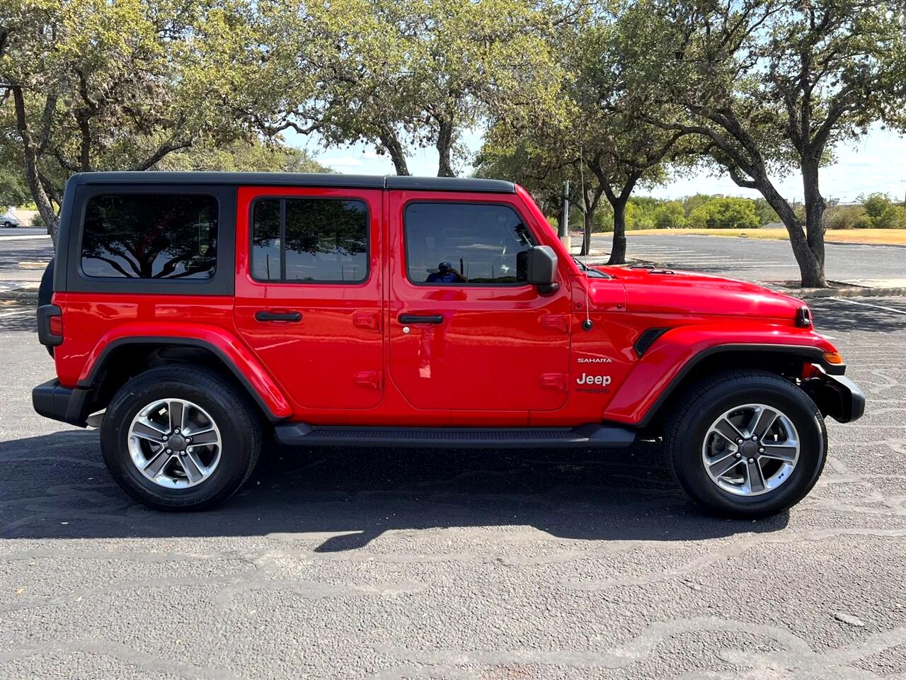 2021 Jeep Wrangler Sahara Sport photo 6