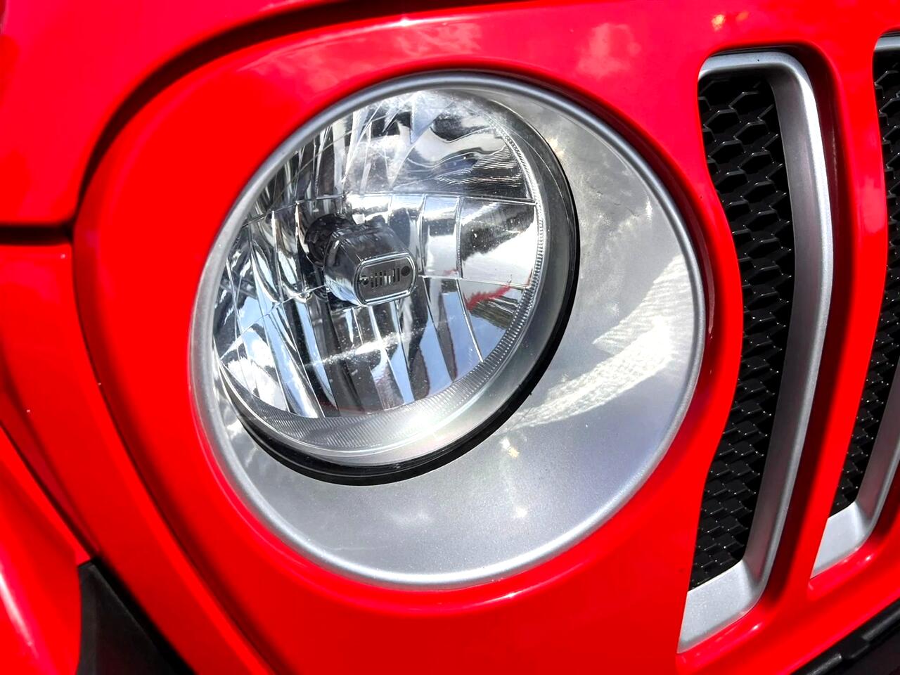 2021 Jeep Wrangler Sahara Sport photo 8
