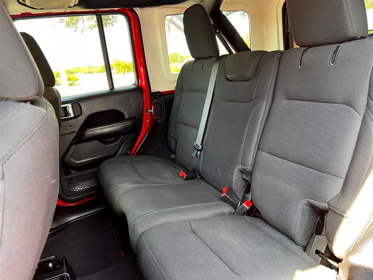 2021 Jeep Wrangler Sahara Sport photo 19