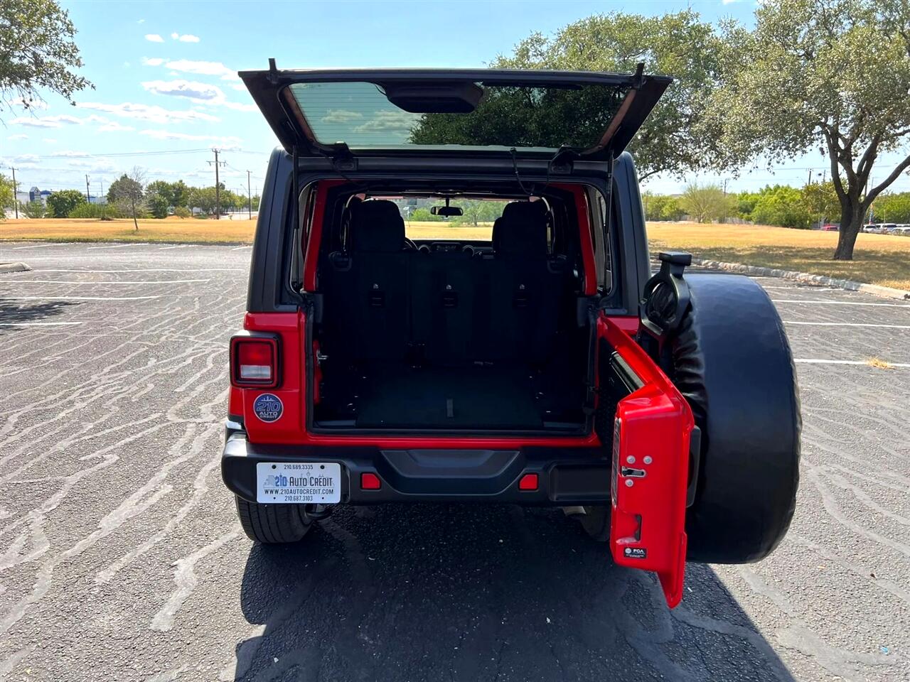 2021 Jeep Wrangler Sahara Sport photo 24