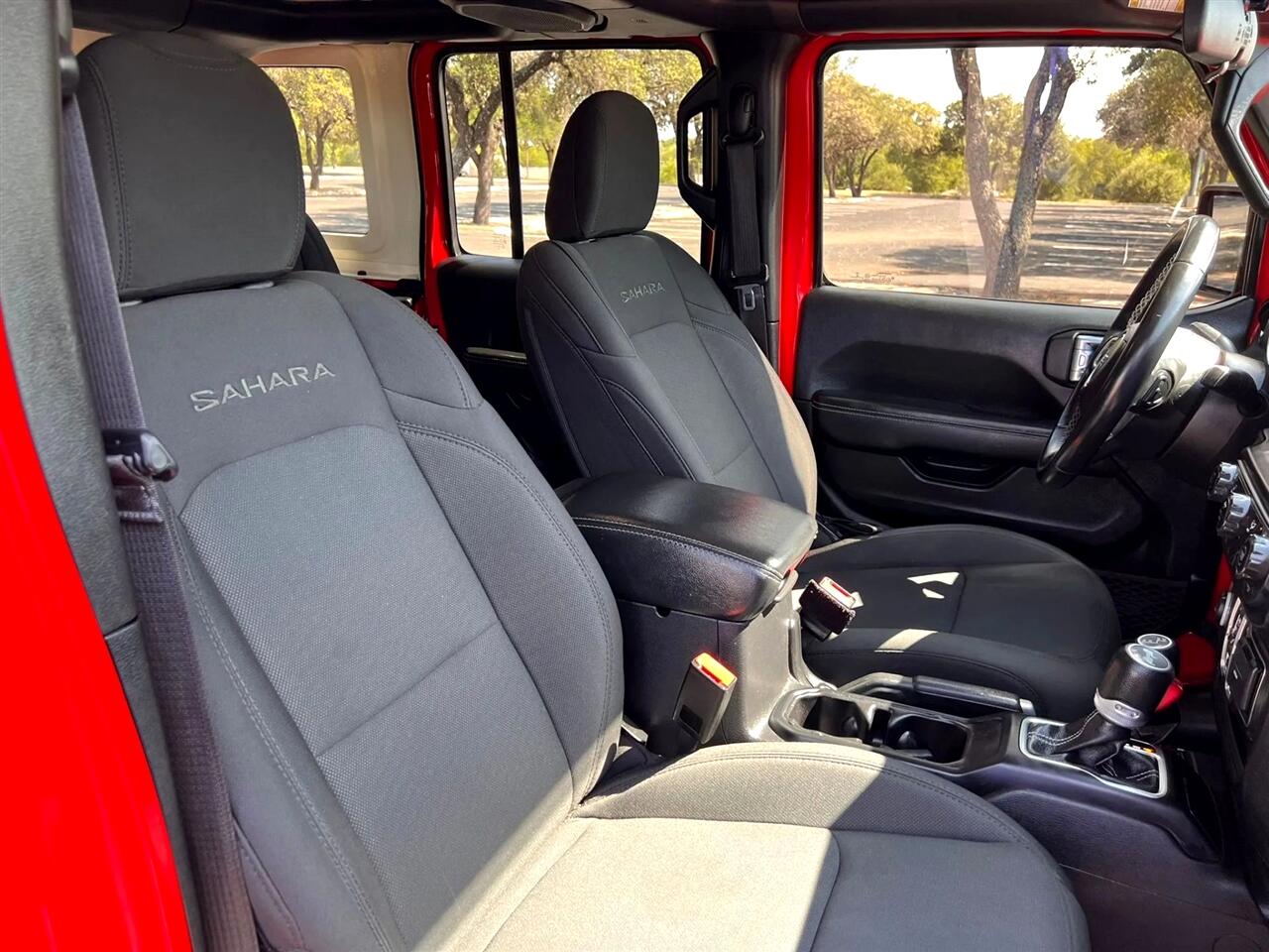2021 Jeep Wrangler Sahara Sport photo 26