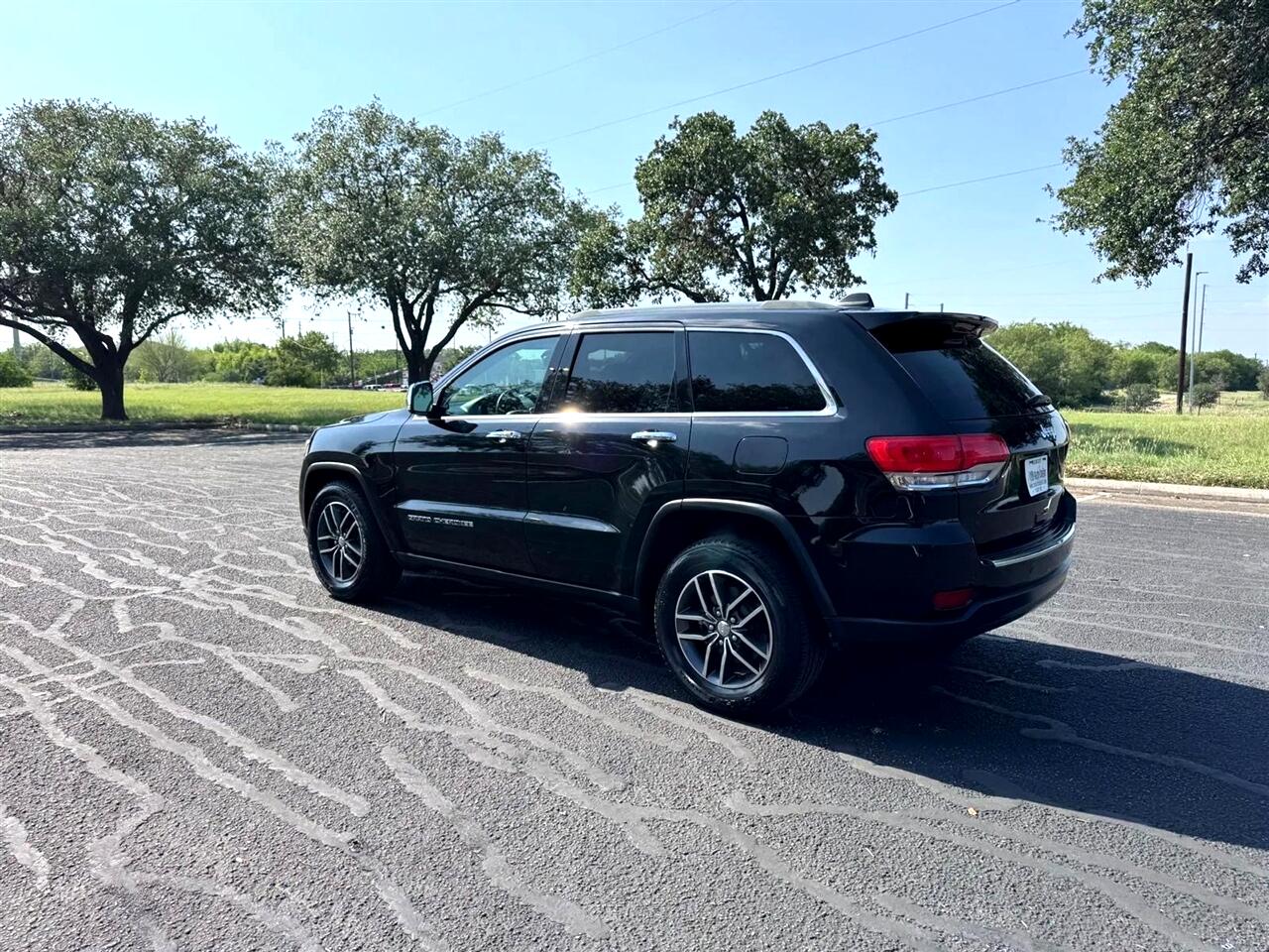 2018 Jeep Grand Cherokee Limited Sport photo 4