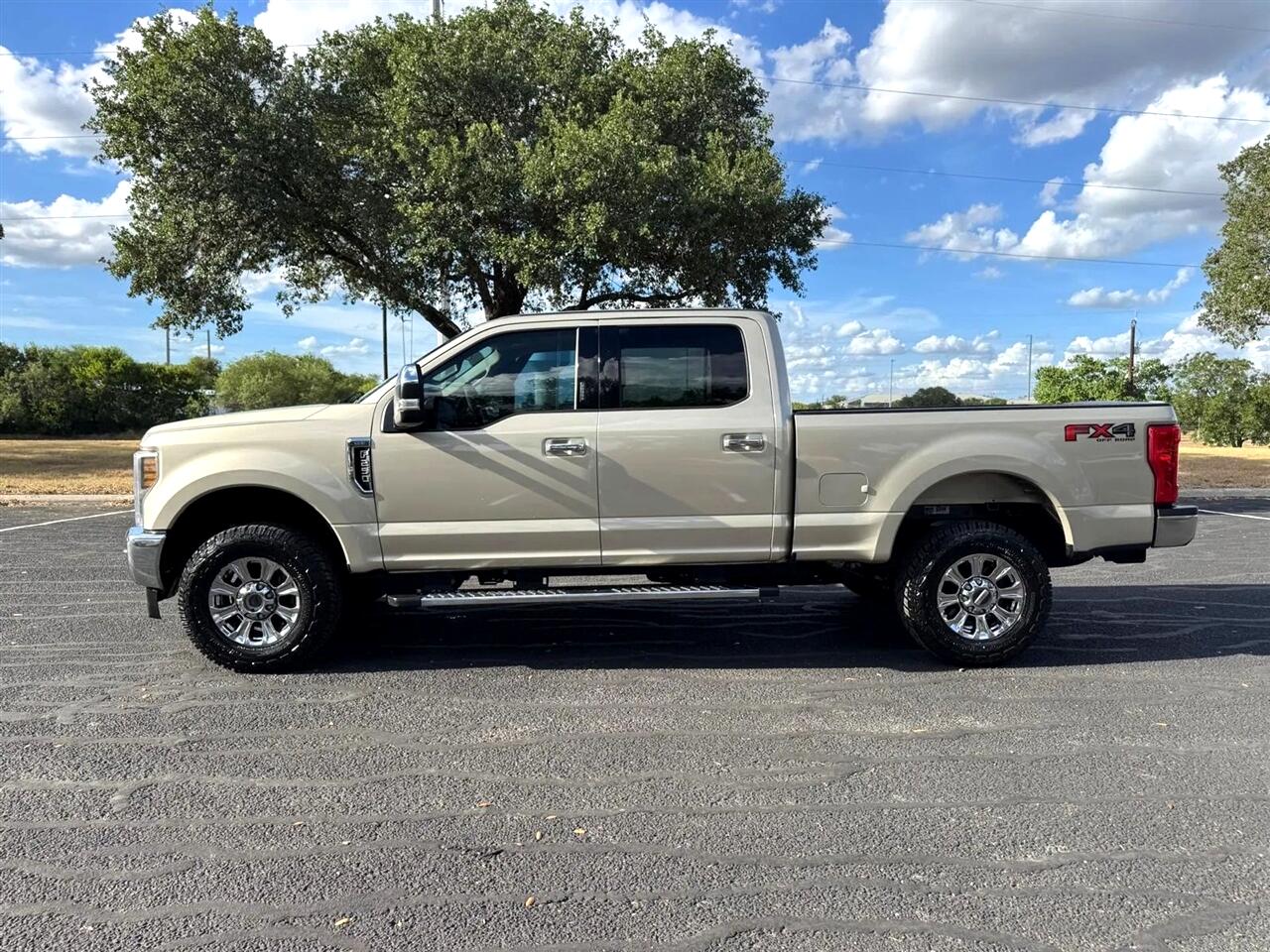 2018 Ford F-250 XLT photo 3