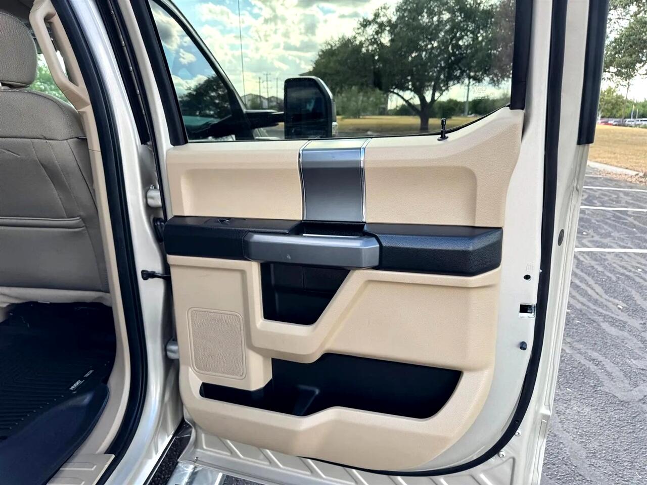 2018 Ford F-250 XLT photo 28