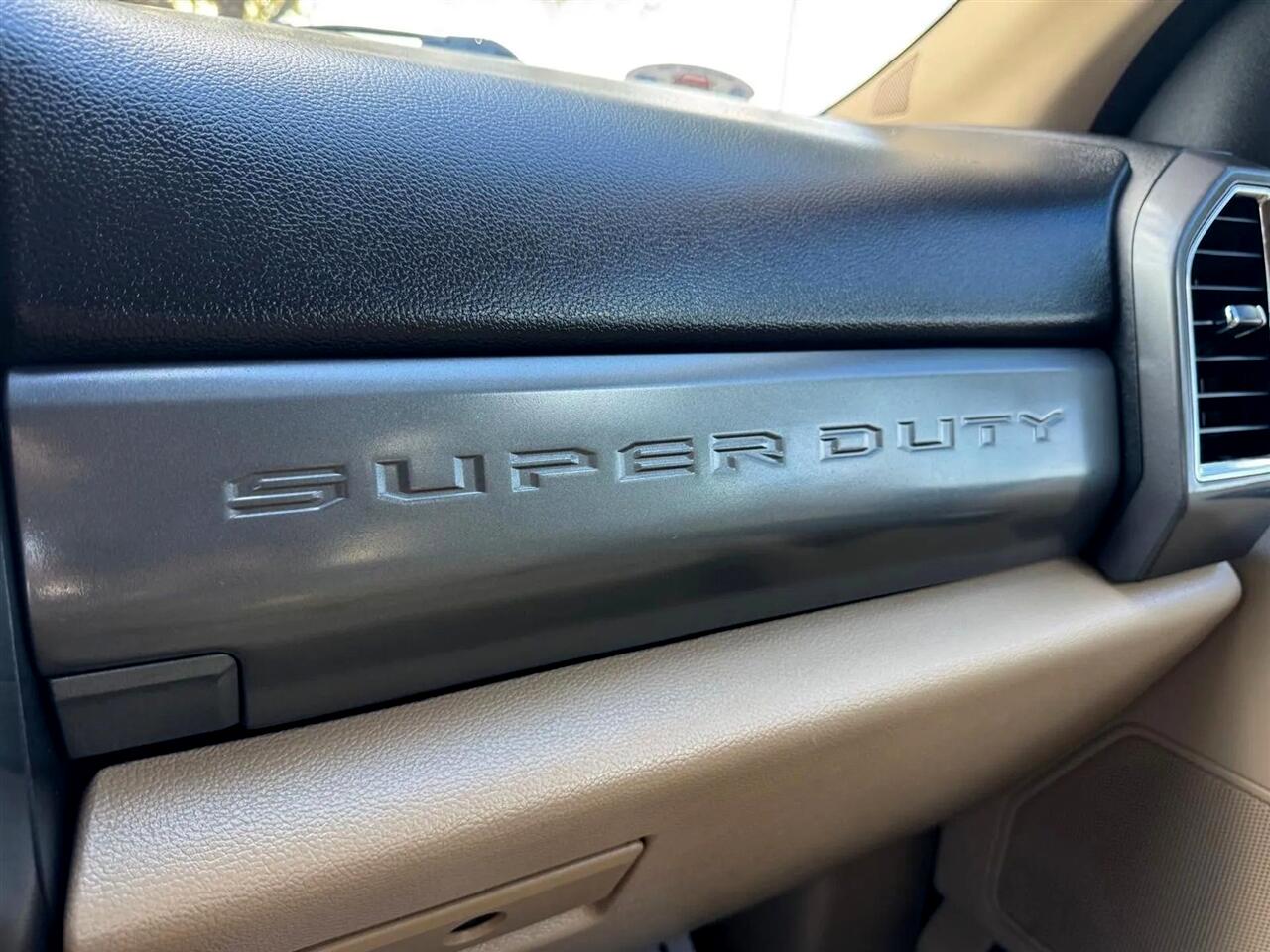 2018 Ford F-250 XLT photo 46