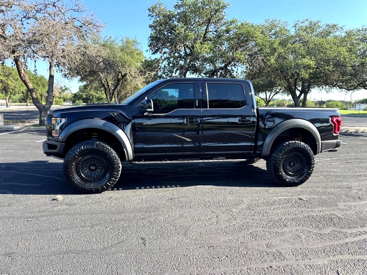 2020 Ford F-150 Raptor photo 3