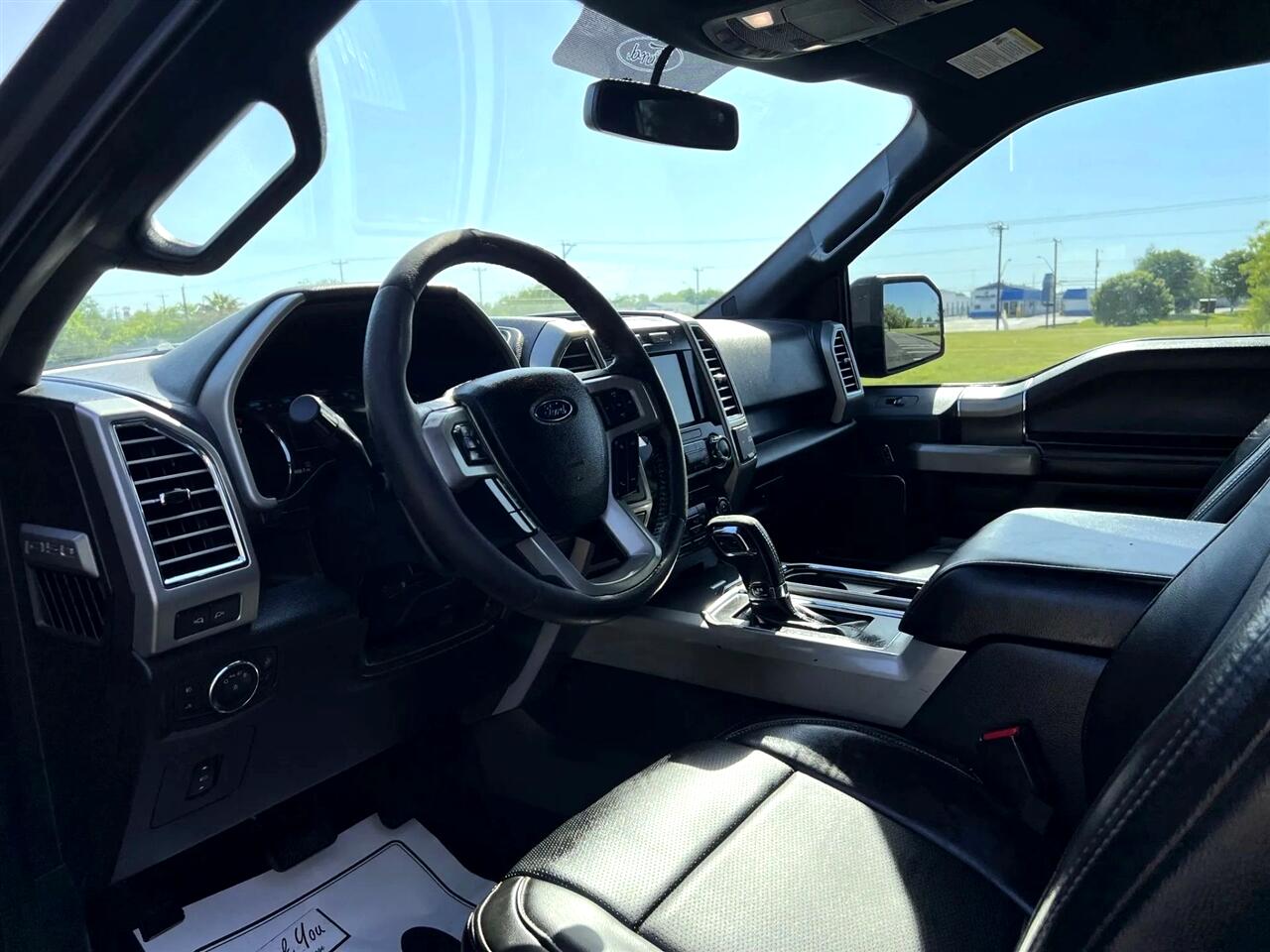 2016 Ford F-150 Lariat photo 18