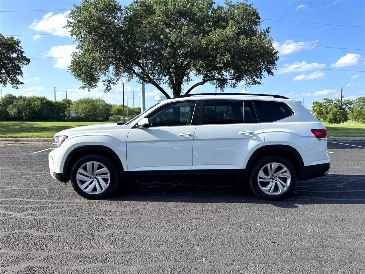 2021 Volkswagen Atlas SE Technology photo 3