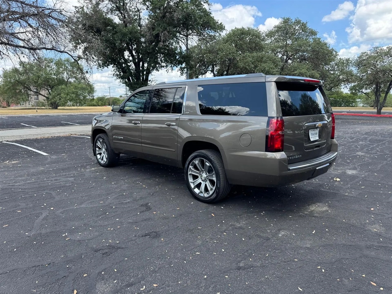 Chevrolet Suburban  2016