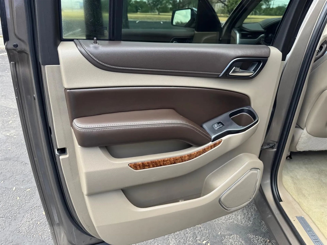 Chevrolet Suburban  2016