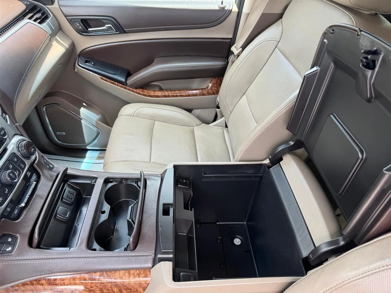 Chevrolet Suburban  2016