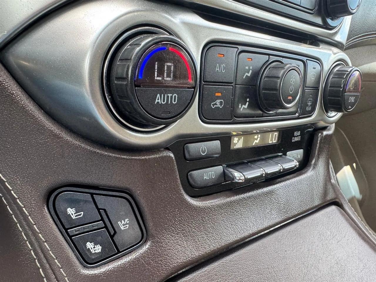 Chevrolet Suburban  2016