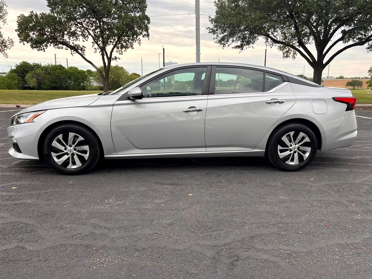 2021 Nissan Altima 2.5 photo 4