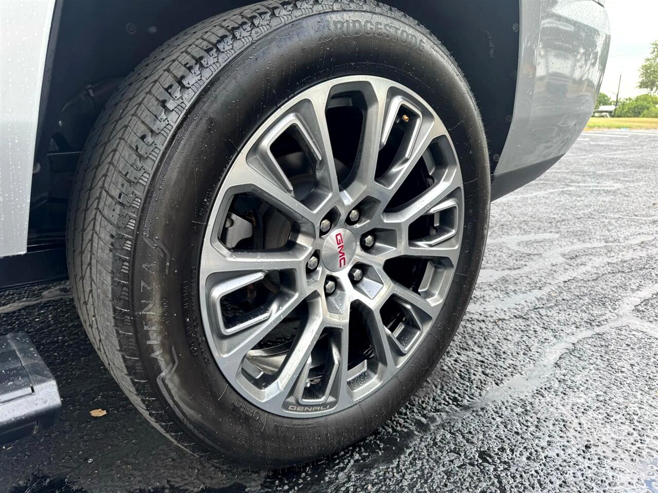 2020 Gmc Yukon Denali photo 2
