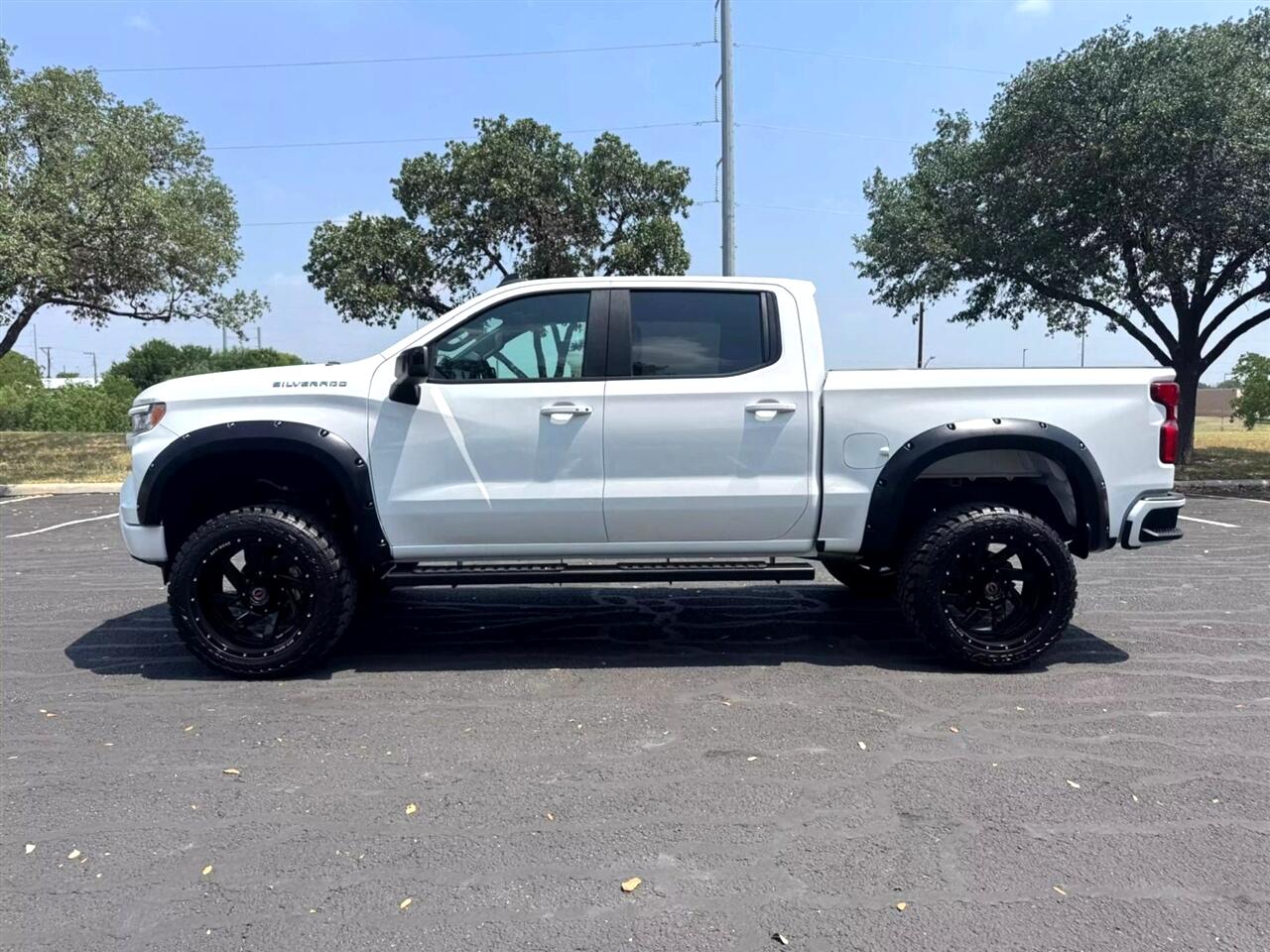 2022 Chevrolet Silverado 1500 RST photo 3
