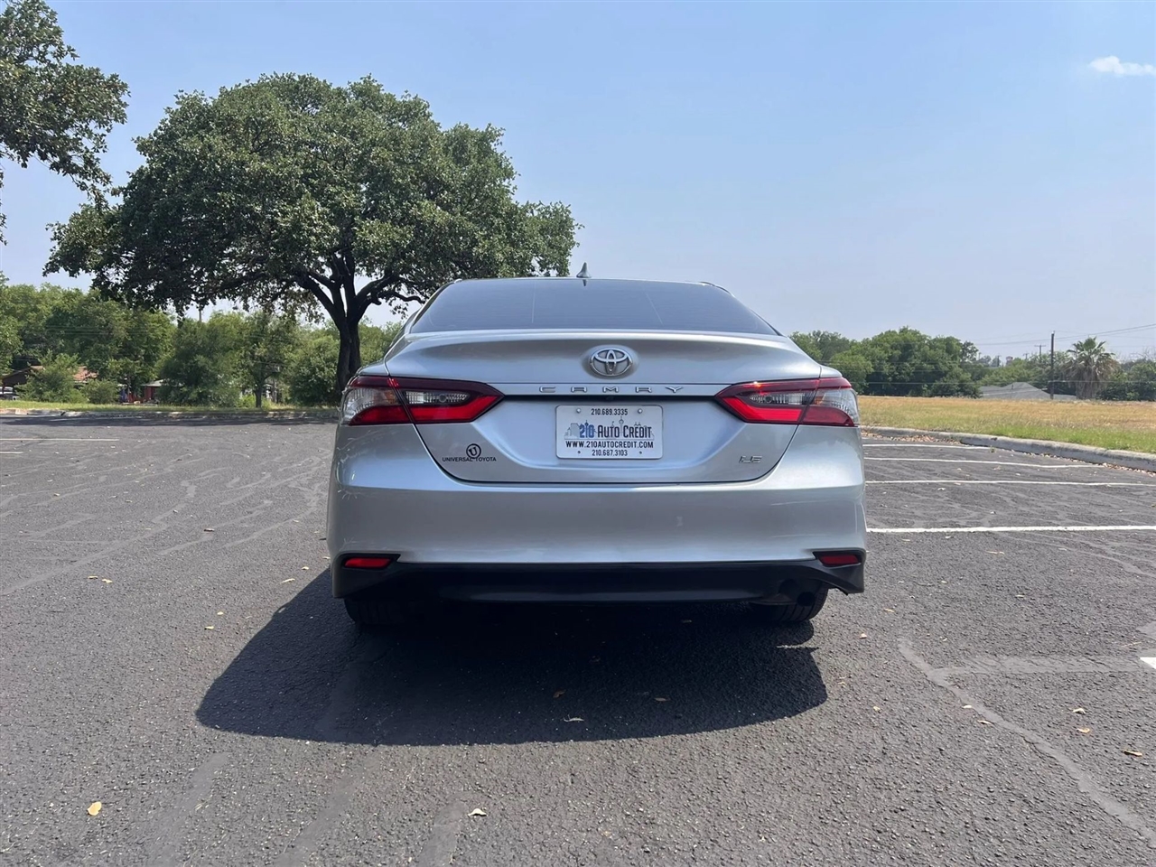 2021 Toyota Camry LE photo 6