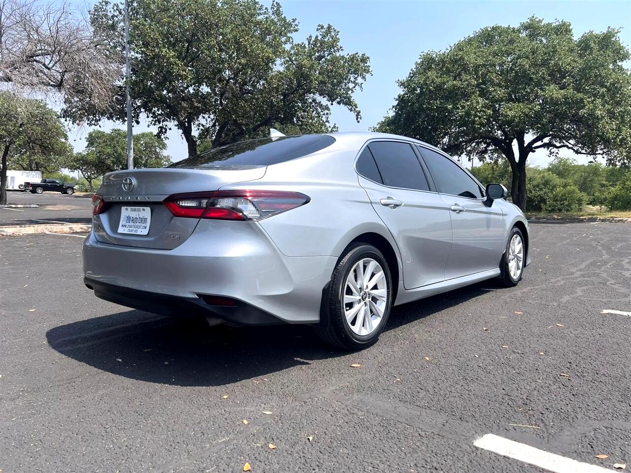 2021 Toyota Camry LE photo 7