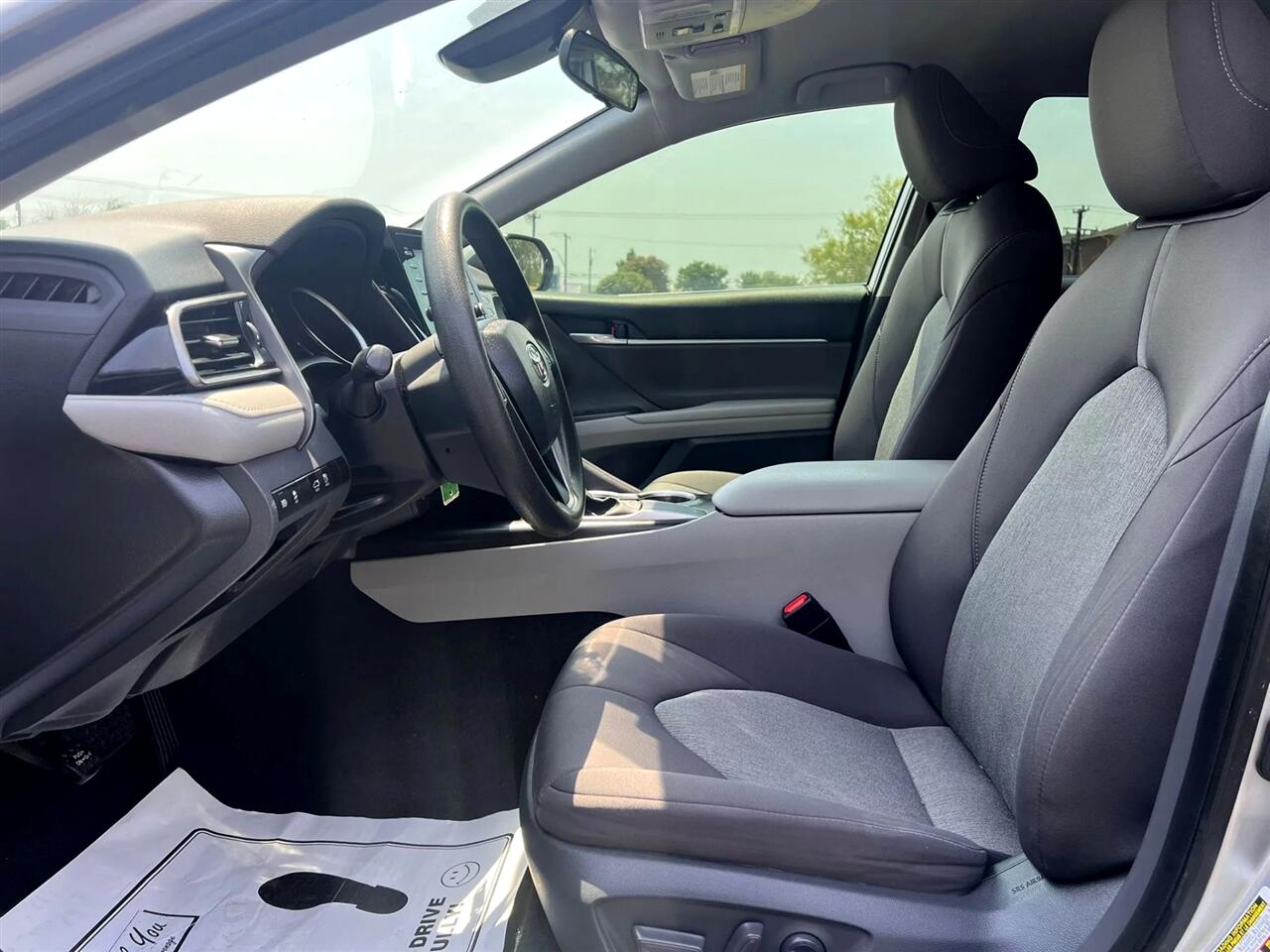 2021 Toyota Camry LE photo 13