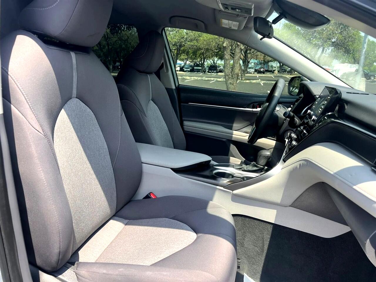 2021 Toyota Camry LE photo 17