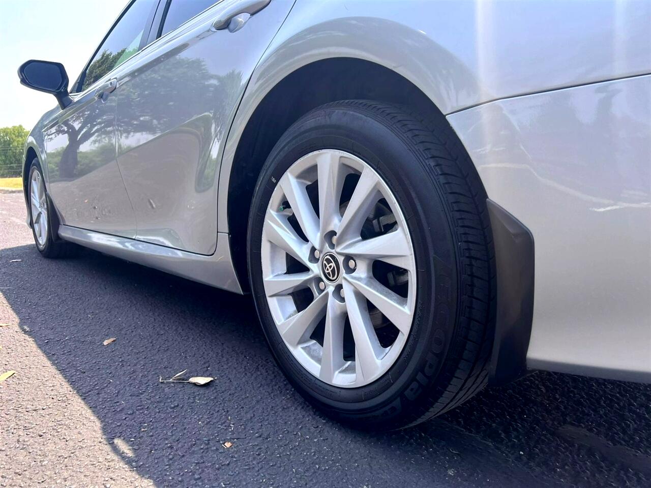 2021 Toyota Camry LE photo 28