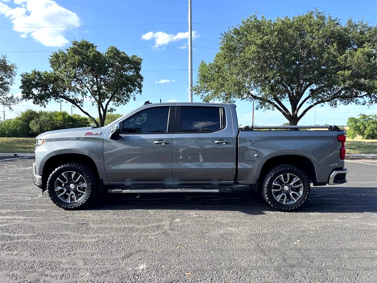 2021 Chevrolet Silverado 1500 LT photo 4