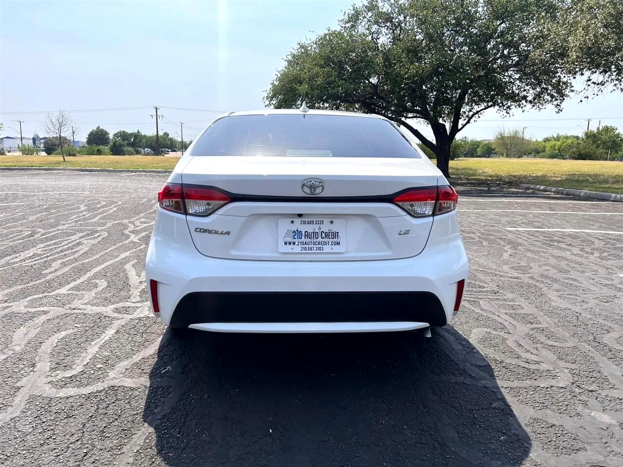 2021 Toyota Corolla LE photo 4